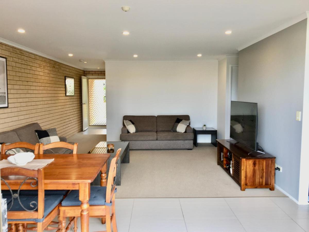 Seascapeatalexbeach Budget Accomodation Alexandra Headland Exterior foto